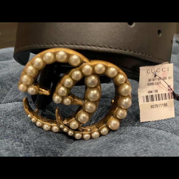 Gucci GG Logo belt size 75 never been used brand-new.